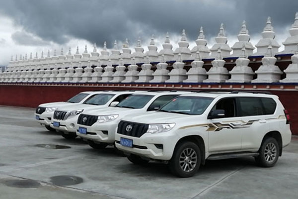 7、8月从成都租车普拉多去西藏要多少费用？